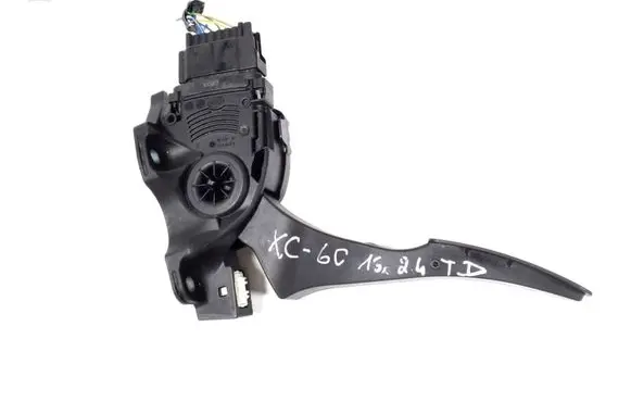 Volvo XC60 Accelerator throttle pedal 31329060