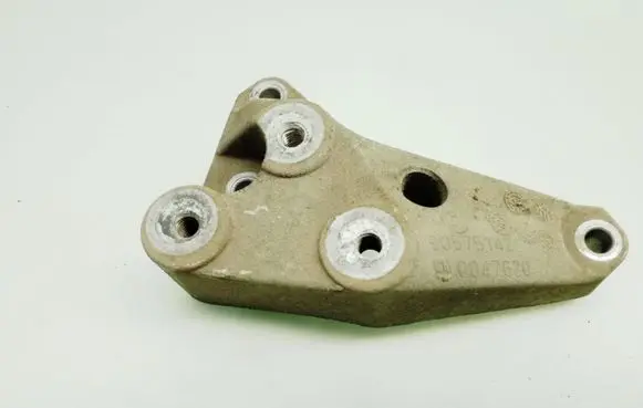 Opel Astra H Gearbox mounting bracket 90575142 0047620