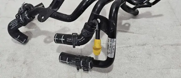 Volkswagen Tiguan Engine coolant pipe/hose 04L121064AE