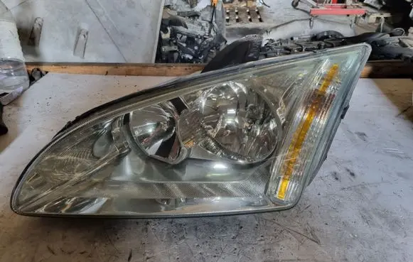 Ford Focus Headlight/headlamp
