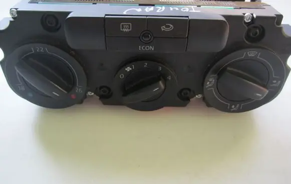 Volkswagen Touran I Climate control unit 1T1820045
