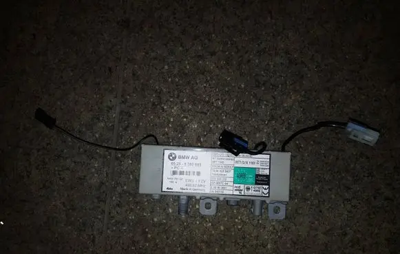 BMW 5 E39 Antenna control unit 65258380685