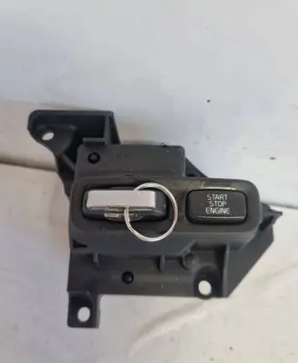 Volvo V70 Ignition lock 329002 CE0682 3043A6G9FXC
