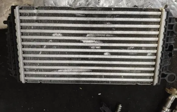 Peugeot 2008 I Intercooler radiator 9824742280 JD1271006520