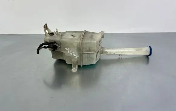Windshield washer fluid reservoir/tank