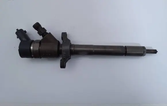 Ford Focus C-MAX Fuel injector 0445110188