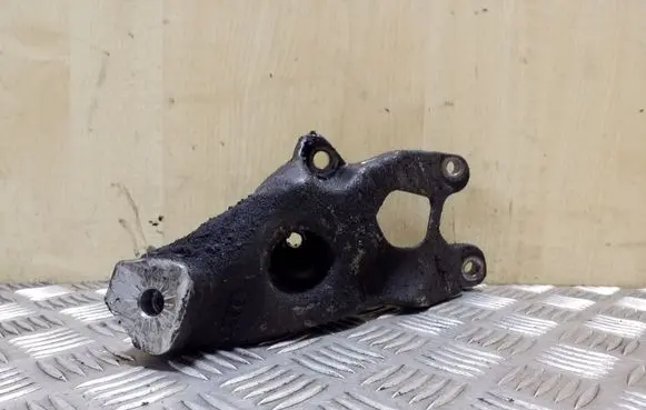 Audi A6 C7 Engine mounting bracket 8K0199307BE