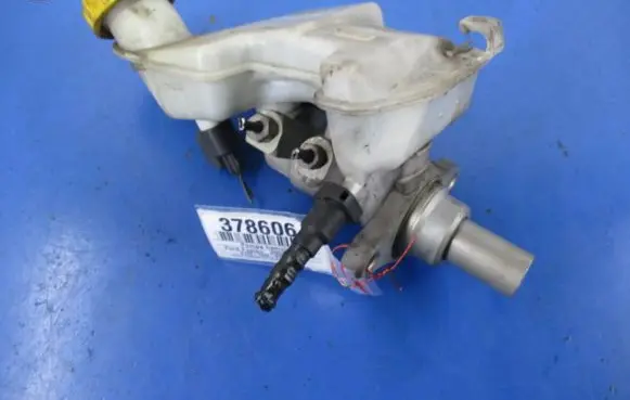 Ford Fusion Master brake cylinder