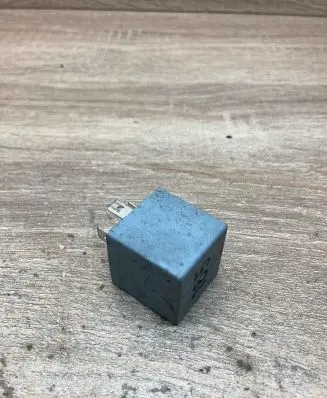 Volkswagen PASSAT B5 Other relay 3B0911251 WL061237009 185