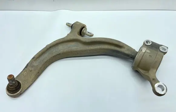 Chrysler Pacifica Front lower control arm/wishbone 68229021AC 68229021