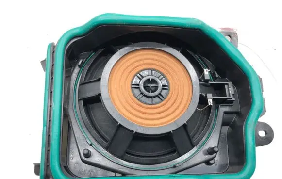 BMW 5 G30 G31 G38 Subwoofer speaker 6800954