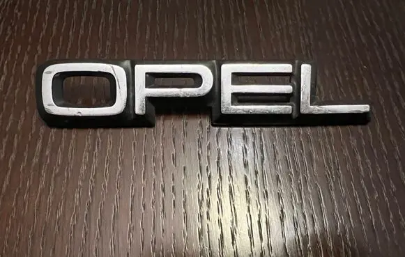 Opel Omega A Manufacturers badge/model letters 90046840