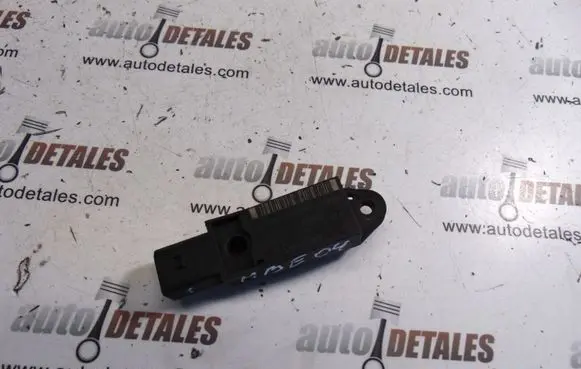 Mercedes-Benz E W211 Airbag deployment crash/impact sensor A0028202726