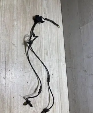 Mercedes-Benz CLS C219 ABS brake wheel speed sensor A2115400008