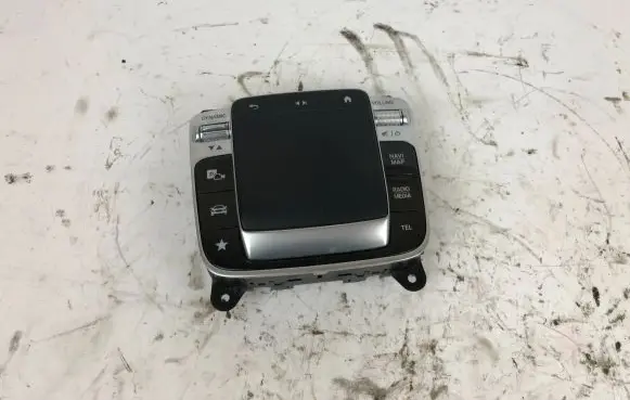 Head unit multimedia control