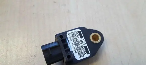 KIA Ceed Airbag deployment crash/impact sensor 959203K000 95920-3K000
