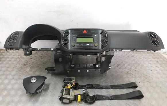 Volkswagen Golf Plus Dashboard