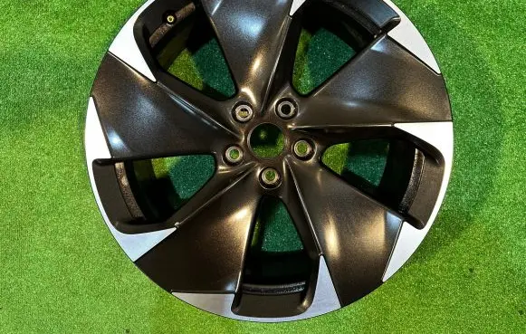 Cupra Born R19 alloy rim 