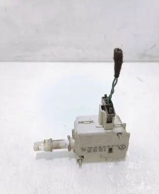 Volkswagen Golf IV Central locking motor 1J6862159A 3B0959781B 7546090504