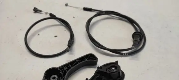 KIA Ceed Engine bonnet (hood) release handle