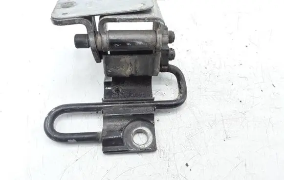 Audi Q7 4L Rear door lower hinge 4L0833411