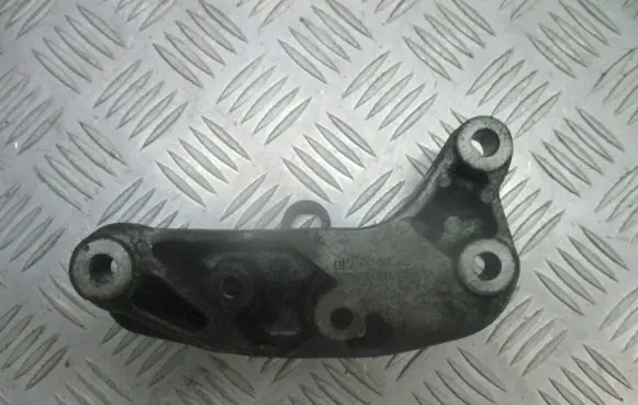 Opel Corsa C Engine mounting bracket 24411042