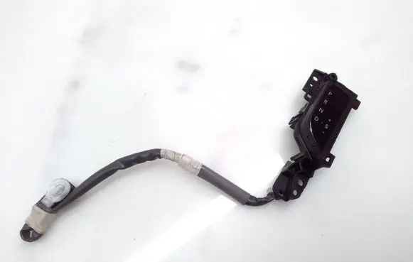 Lexus CT 200H Gear shift selector indicator 76L535 76L535RH