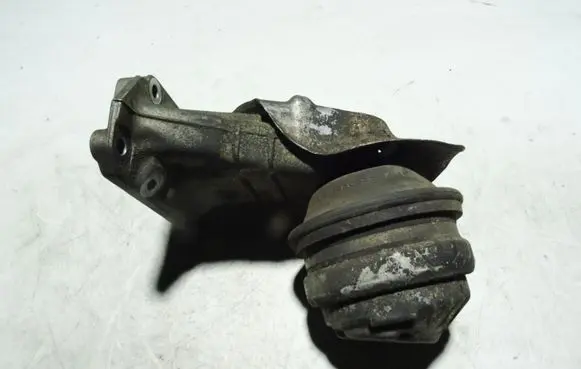 Mercedes-Benz S W220 Engine mount bracket 23133003218 2202410134
