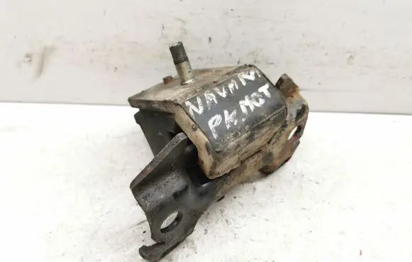 Engine mount bracket