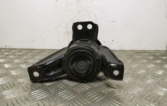 Hyundai Tucson TL Engine mount bracket 21810D3500