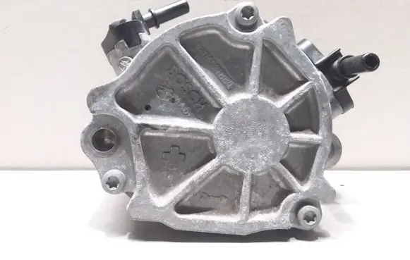 Peugeot 508 Vacuum pump 9804021880