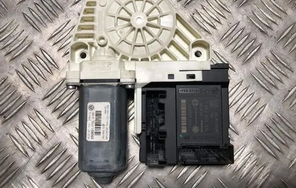 Volkswagen PASSAT B6 Front door window regulator motor 1K0959701P 980851113 981235351