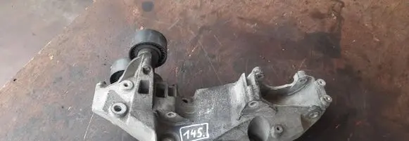 Renault Trafic II (X83) Generator/alternator bracket 8200527320