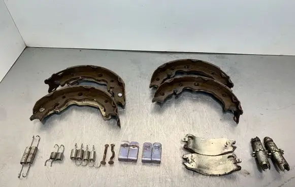 Subaru Forester SJ Handbrake/parking brake pads 