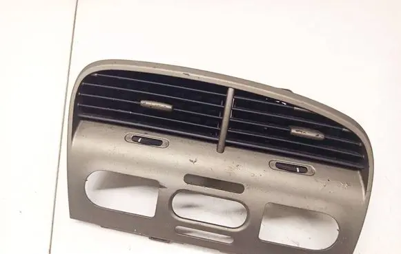 Seat Altea Dash center air vent grill 5P1819110G