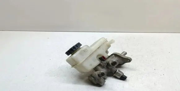 Nissan Pathfinder R51 Master brake cylinder