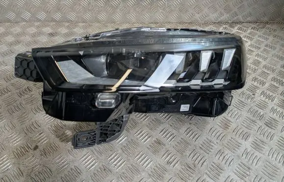Peugeot 3008 III Headlight/headlamp 9864068380