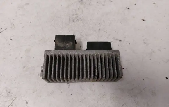 Renault Kangoo II Glow plug pre-heat relay 271206395R