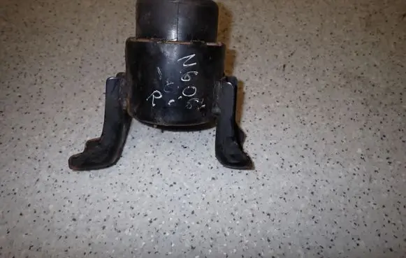 Mazda 6 Engine mount vacuum valve 