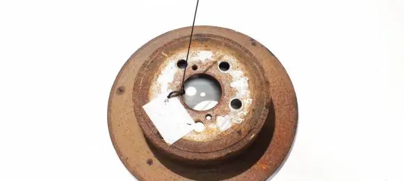 Toyota Avensis T250 Rear brake disc neventiliuojamas