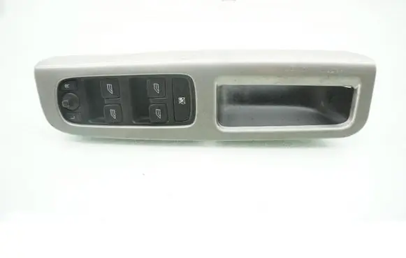 Volvo V50 Electric window control switch 8679666