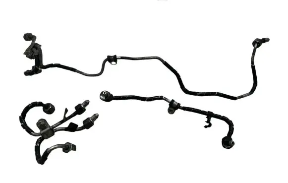 Fuel injector supply line/pipe