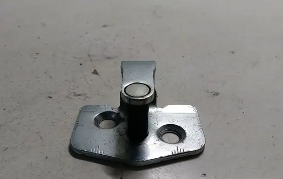 Opel Vectra C Front door lock loop/hook striker 96336