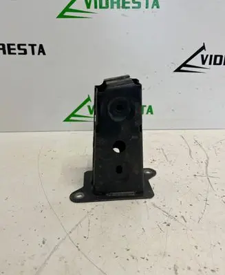 Mazda 2 Rear bumper mounting bracket