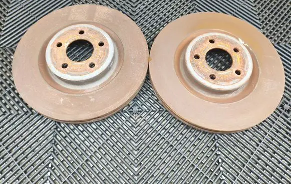 Ford Explorer VI Front brake disc 
