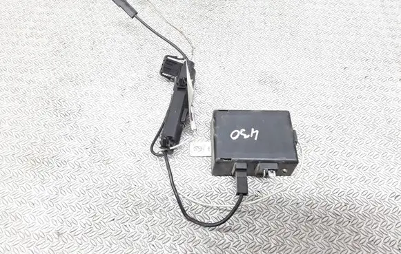 Mercedes-Benz ML W163 Aerial antenna amplifier 1638200289
