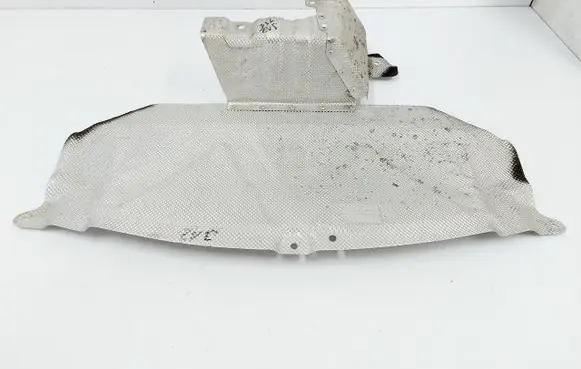 Nissan Qashqai J12 Exhaust heat shield 747726UM5A