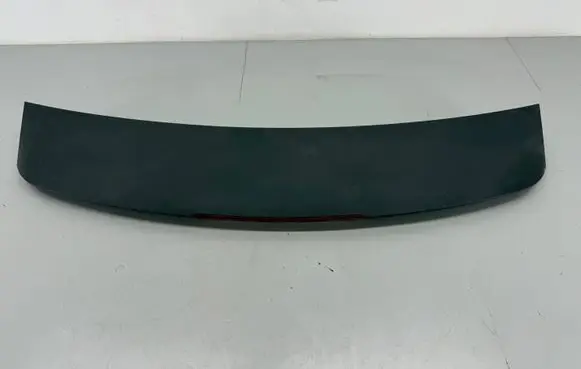 Tailgate/trunk spoiler