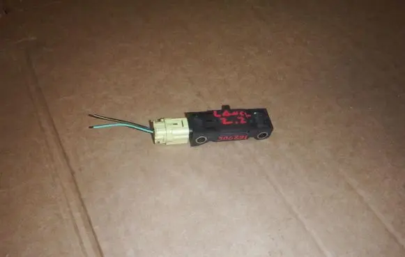 Mitsubishi Lancer Airbag deployment crash/impact sensor MN141334
