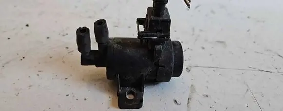 Renault Trafic II (X83) Turbo solenoid valve 7700113071